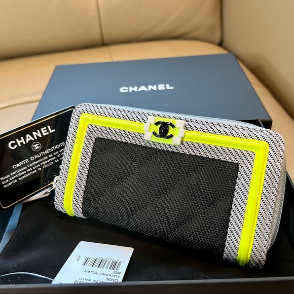CHANEL Flou small zipped boy wallet limited edition brand new - Picture 2 of 13